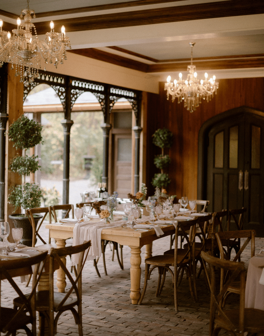 Woven Blooms_Indianapolis florist_reception.png