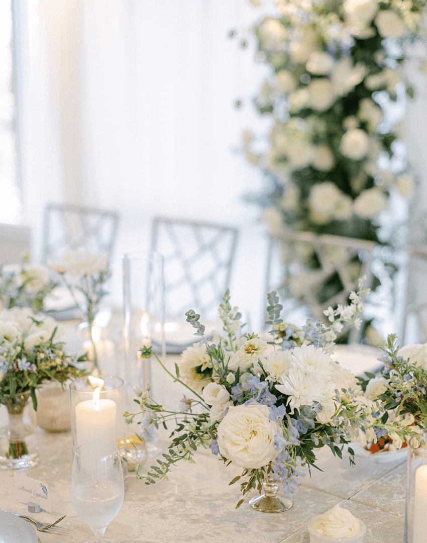 Woven Blooms_Indianapolis florist_head table.png