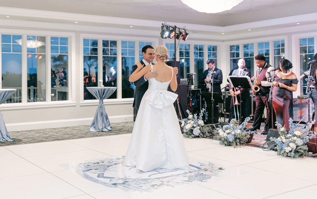 Woven Blooms_Indianapolis florist_first dance.png