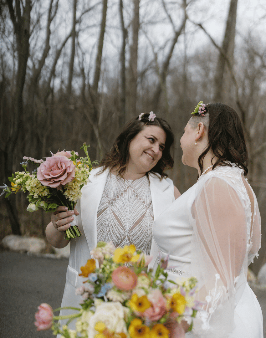 Woven Blooms_Indianapolis florist_spring couple (2).png