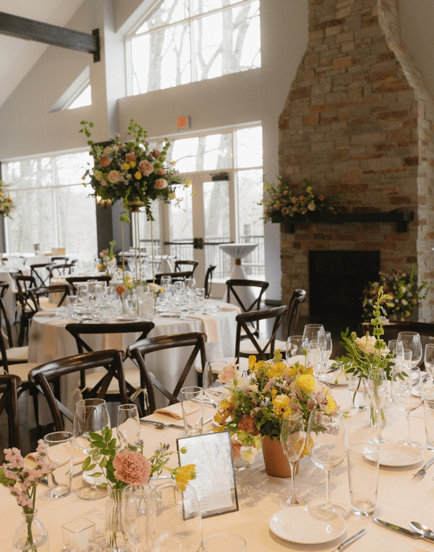 Woven Blooms_Indianapolis florist_spring reception.png