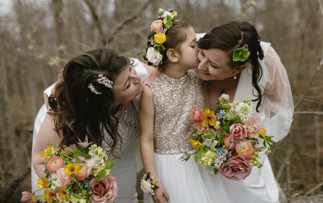 Woven Blooms_Indianapolis florist_wedding family.png