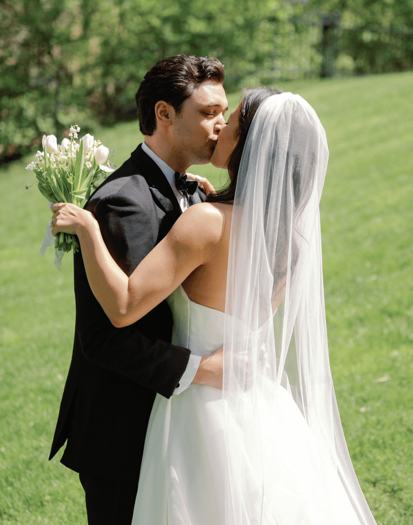 Woven Blooms_Indianapolis florist_spring couple (2).png