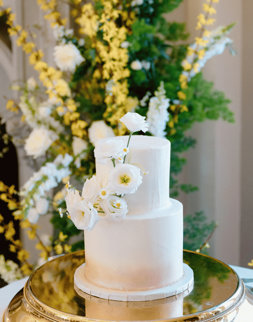 Woven Blooms_Indianapolis florist_spring couple 4.png