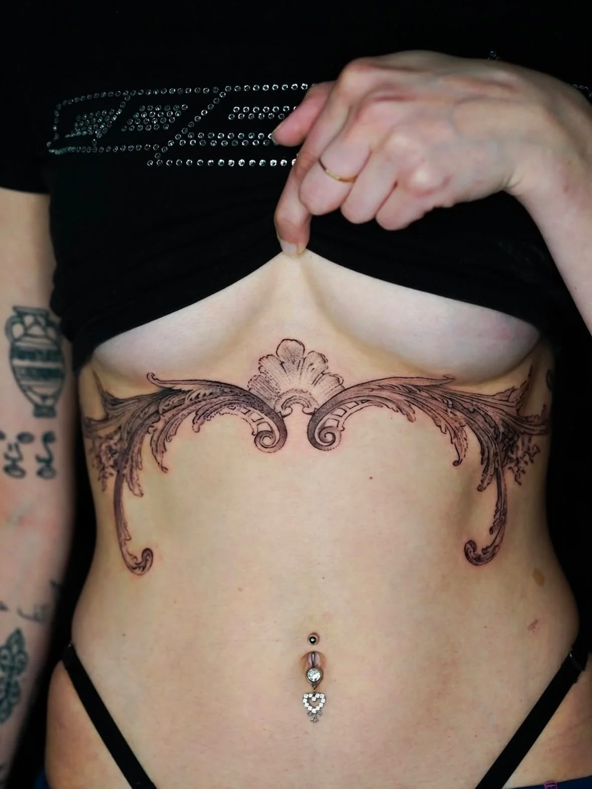 Filigree 
Done by @suno_tattoo !

April bookings open:
📍1153 Queen St W. Toronto, CA
📧 info@sjtattoostudio.com
☎️+1) 416 588 8880