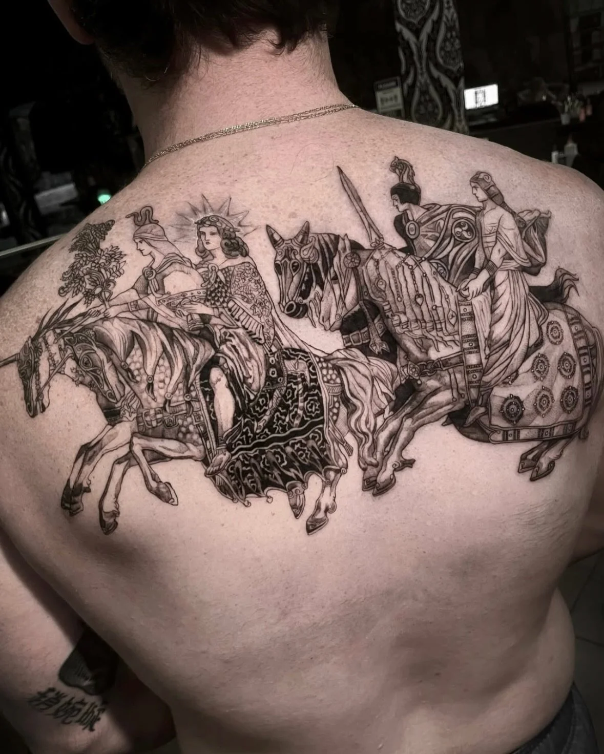 Let&rsquo;s create something that can&rsquo;t be ignored. Done by @seunghyunjotattoos !

Now booking back tattoos:
📍1153 Queen St W. Toronto, CA
📧 info@sjtattoostudio.com