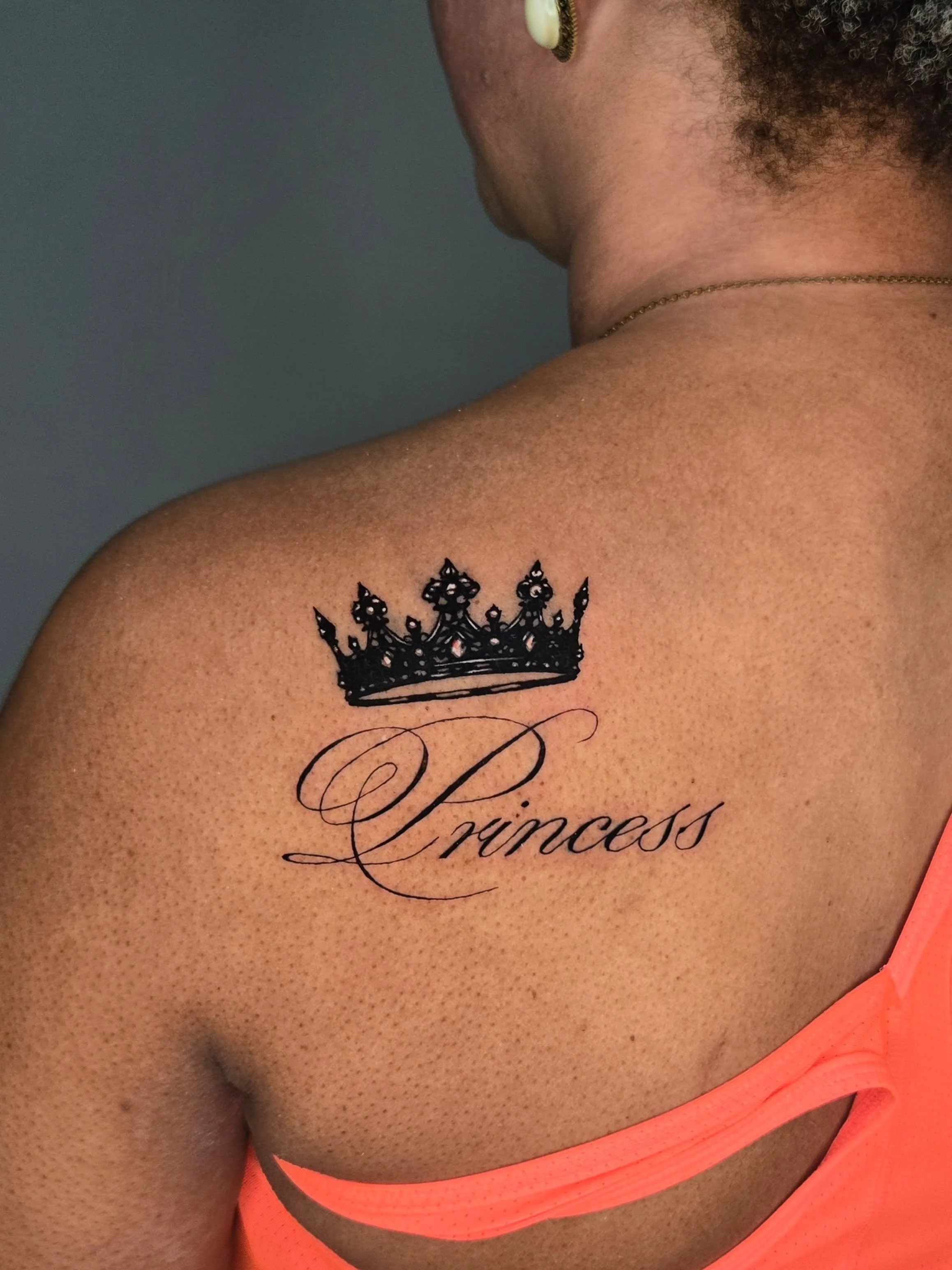 A step forward for apprentice @smokenmirrors.art with her first tattoo session! 🖊️

Now booking FREE apprentice tattoos, email: info@sjtattoostudio.com
