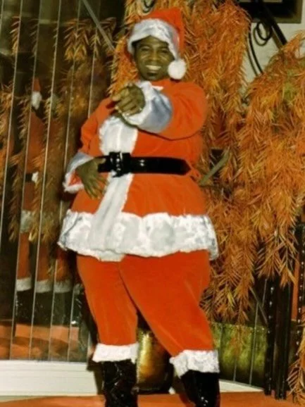 * CHRISTMAS GIGS * 

🎄🎅🏼🪩🥂

5th- Private Disco with @nuttyschildrensparties, 5-7pm, Clapham 

6th- As above, 1-3pm, Epping. Then&hellip; Private 40th party, 7.30pm-midnight, West Hampstead 

10th- Private Xmas party, 6.30pm-midnight, upstairs at