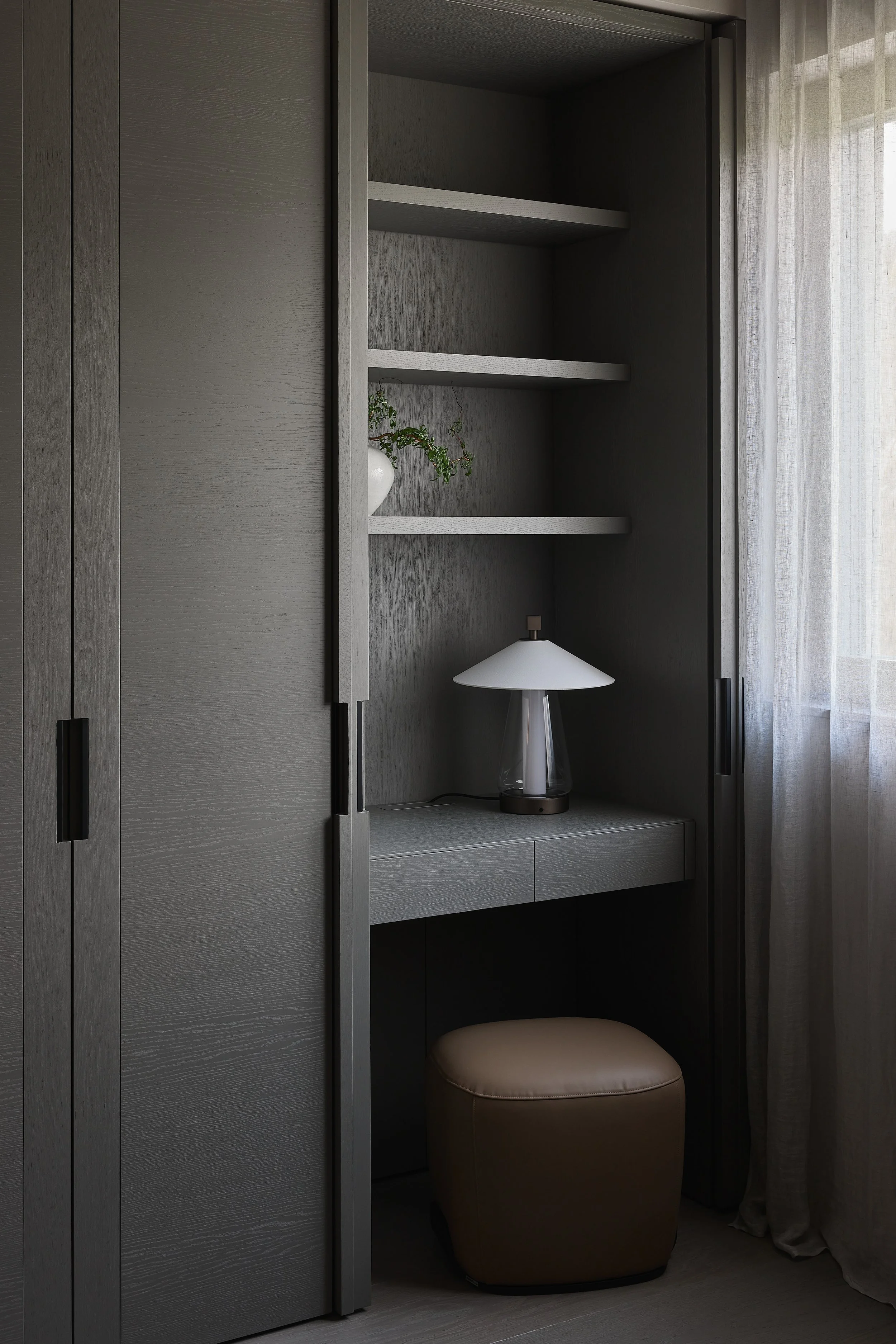 Intelligent, measured and timeless design. Appreciation for detail and design. Protingas, apgalvotas ir nesenstantis dizainas. Family business. Šeimos verslas. Šeimos vertybės. Nesenstančios vertybės. Flos. Apparatus. Wabi Sabi. 