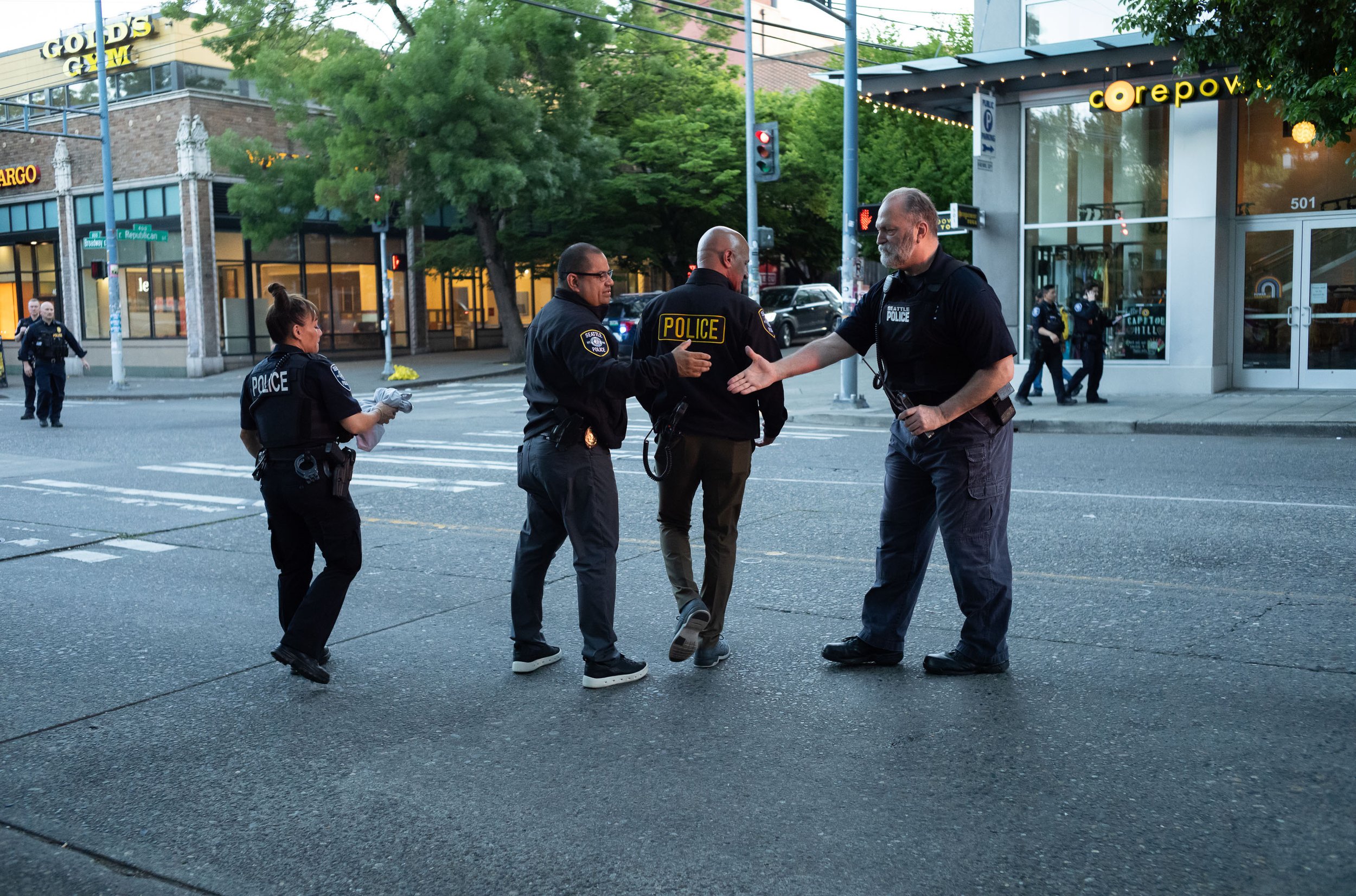  Seattle Police resolve a hostage situation on Broadway Ave E in Seattle, Washington, USA on June 28, 2023. 