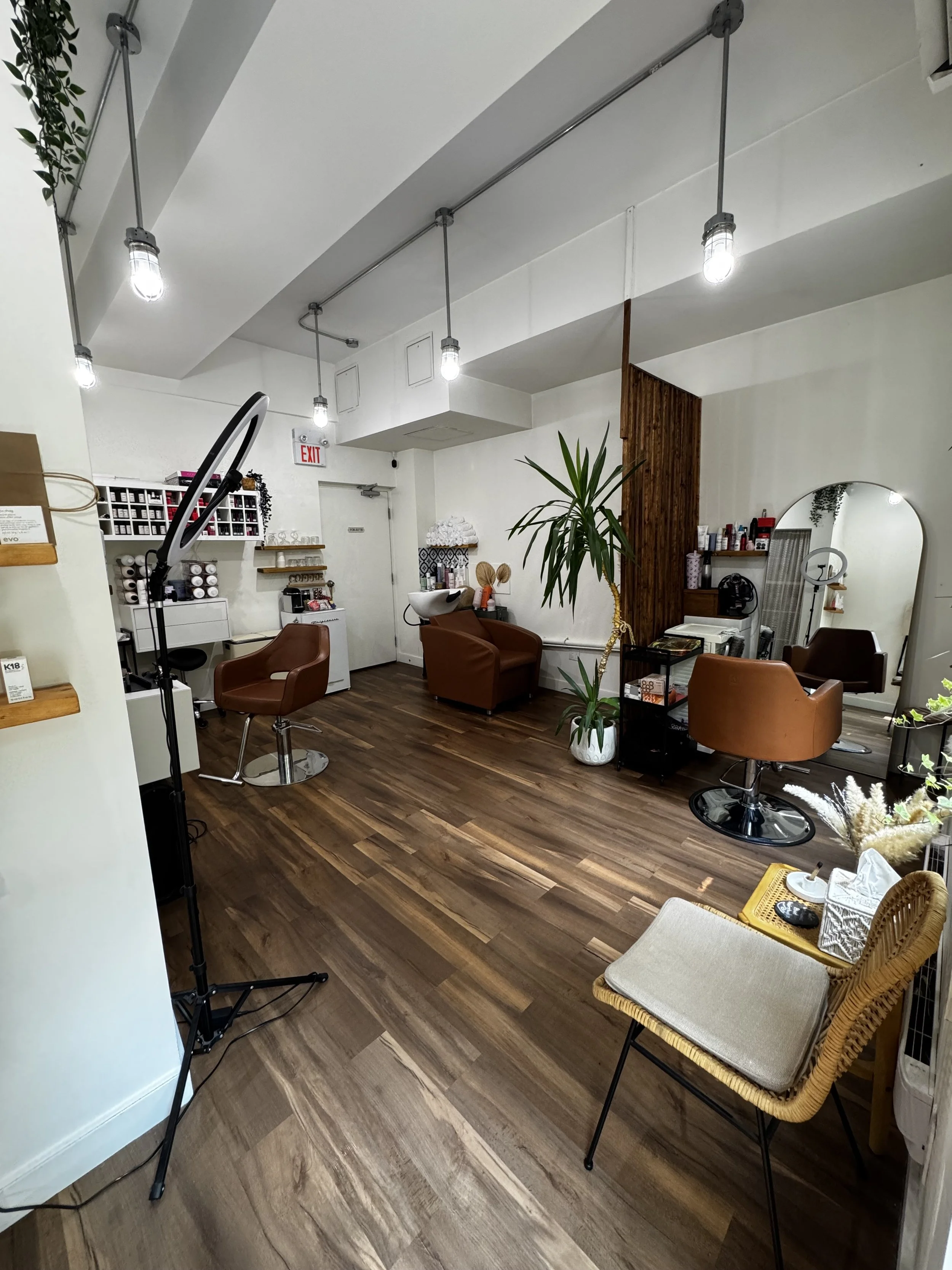 Private hair studio-Toronto, on- The junction- Etobicoke-gta