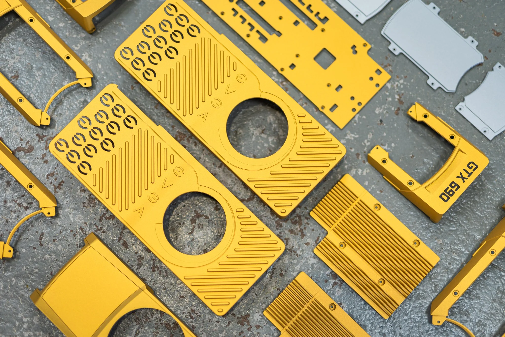 Vintage EVGA GPU shrouds in H-122 Gold 
