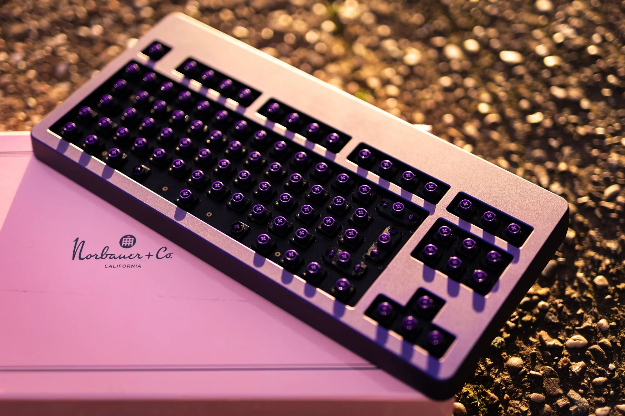 Norbauer Norbatouch in FX Mystique & Matte Armor Clear over a H-190 Armor Black base 
