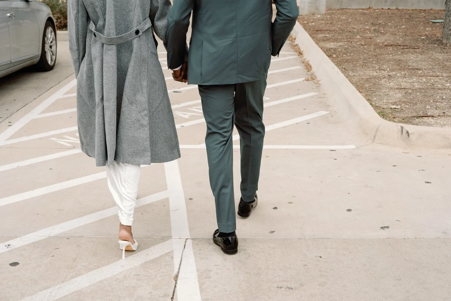 Our giveaway couple got married last month and I couldn&rsquo;t be happier for them! It was such a laid back day and you could feel how excited and calm everyone was the whole time. Courthouse weddings allow for a completely different day than larger