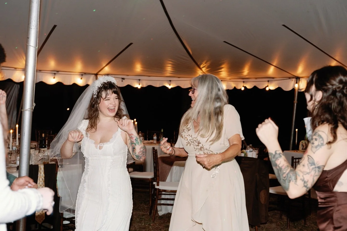 I&rsquo;m so excited to get to finally share images from this beautiful and playful wedding that I had the pleasure to help photograph late last year for @honeyrosephoto. This wedding was definitely one for the books.