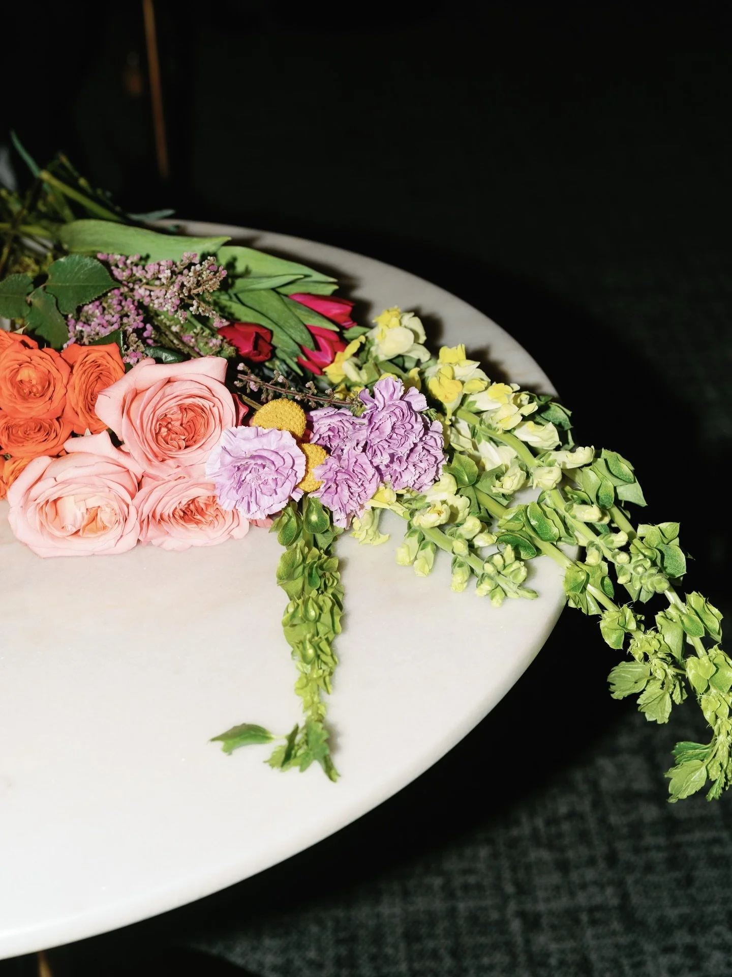 At the end of last month, I had the opportunity to photograph a workshop that @thefloraleclectic hosted at a local coffee shop. 

It&rsquo;s more important than ever that we entertain our artistic desires and use them as forms of self expression in a