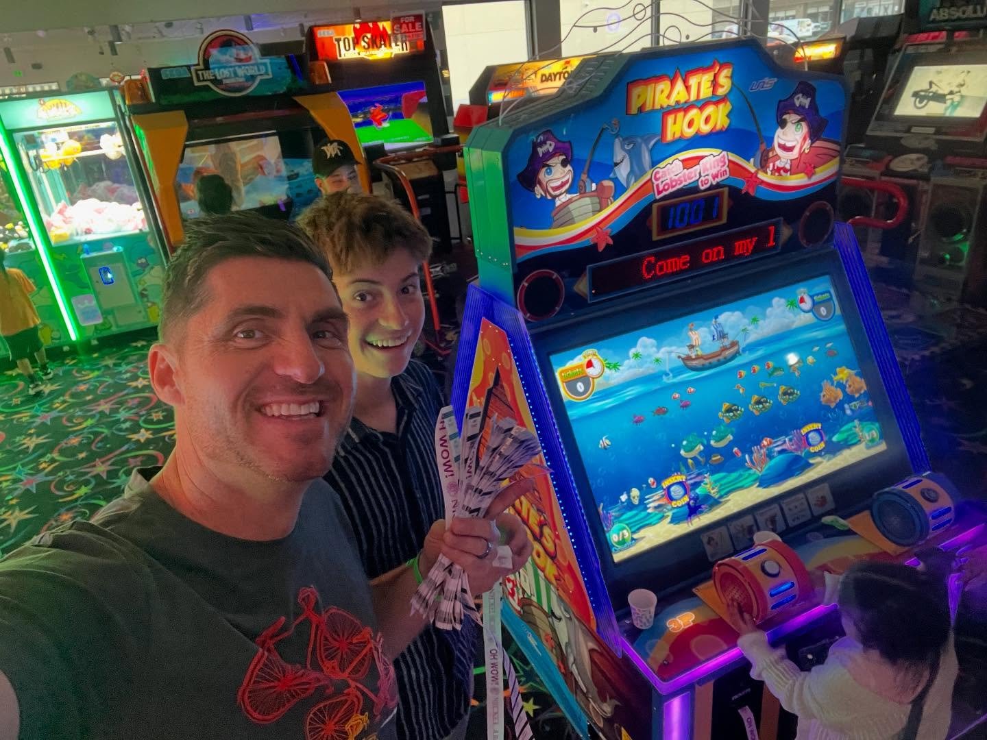 Joy Moment! Taking my kids to the Nickel Arcade is great enough&hellip; then catching the &ldquo;Lobster King&rdquo; 👑 for 1000 tickets?!? Let&rsquo;s Goooo! #ticketsOutTheDoor #preciousmoments #family