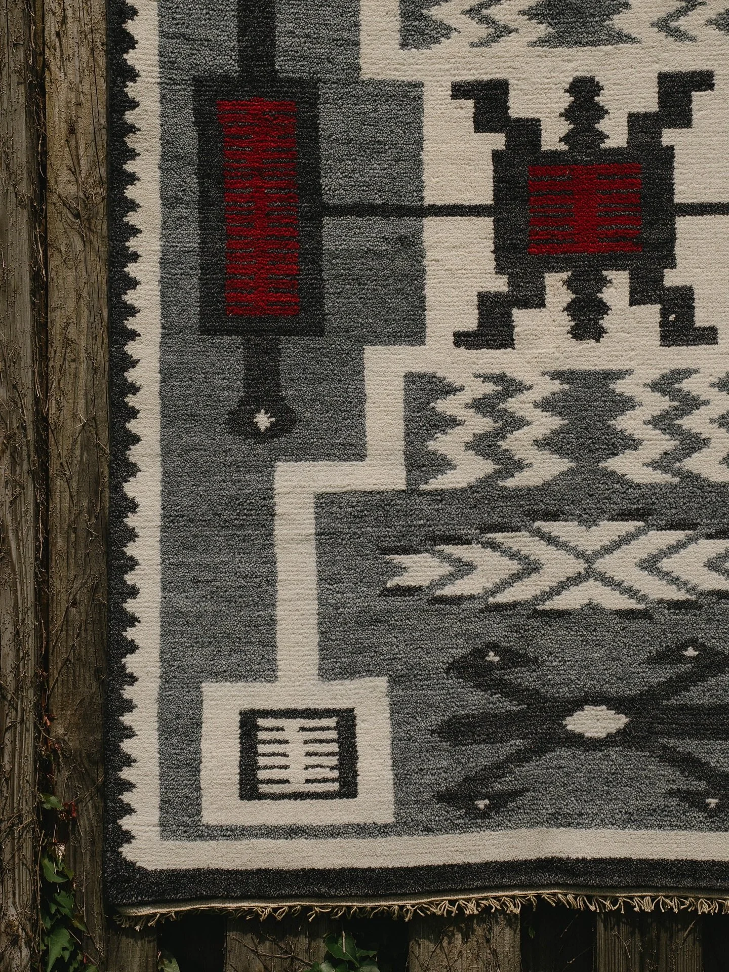 Ruby red accents in a rug? Divine. 
⠀⠀⠀⠀⠀⠀⠀⠀⠀
Check online and in stores for our selection of rugs! There are so many special ones in our hands, ready for you to make your own. 
⠀⠀⠀⠀⠀⠀⠀⠀⠀
Stop in today to enjoy the last day of tax free shopping!
⠀⠀⠀⠀