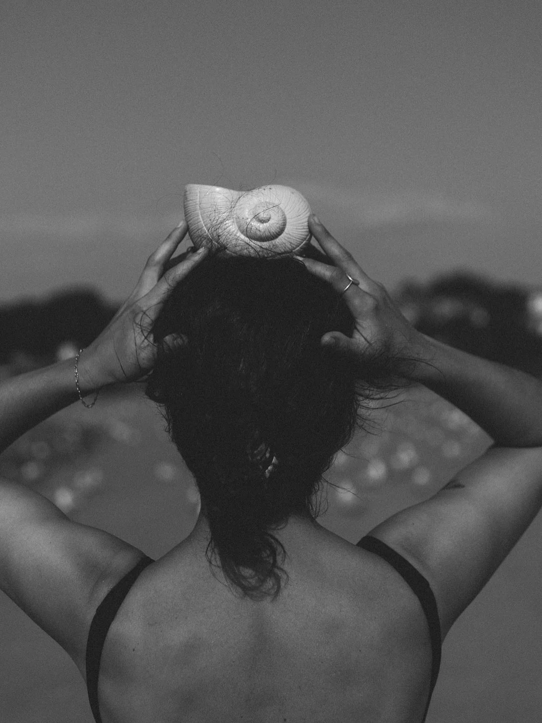 A shell once held the sound of the sea &bull;&bull;&bull; now it tells a new story. Our vintage finds are just the same: quietly waiting for their next chapter with you. 
🐚 
Discover what&rsquo;s meant to be found. 

Photo cred. @nicoleonemiller 

#