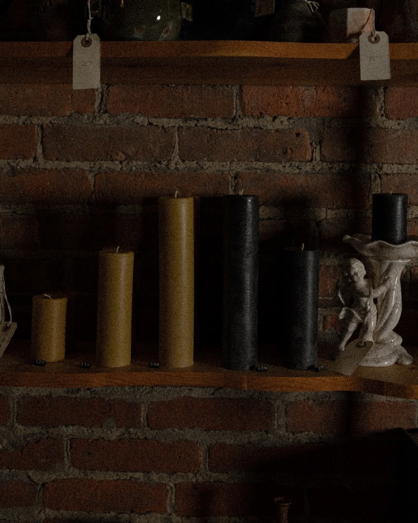 ❣️❣️❣️
A weekend filled with love + a shop filled with well loved goods. Happy Valentine&rsquo;s Day, valentines!