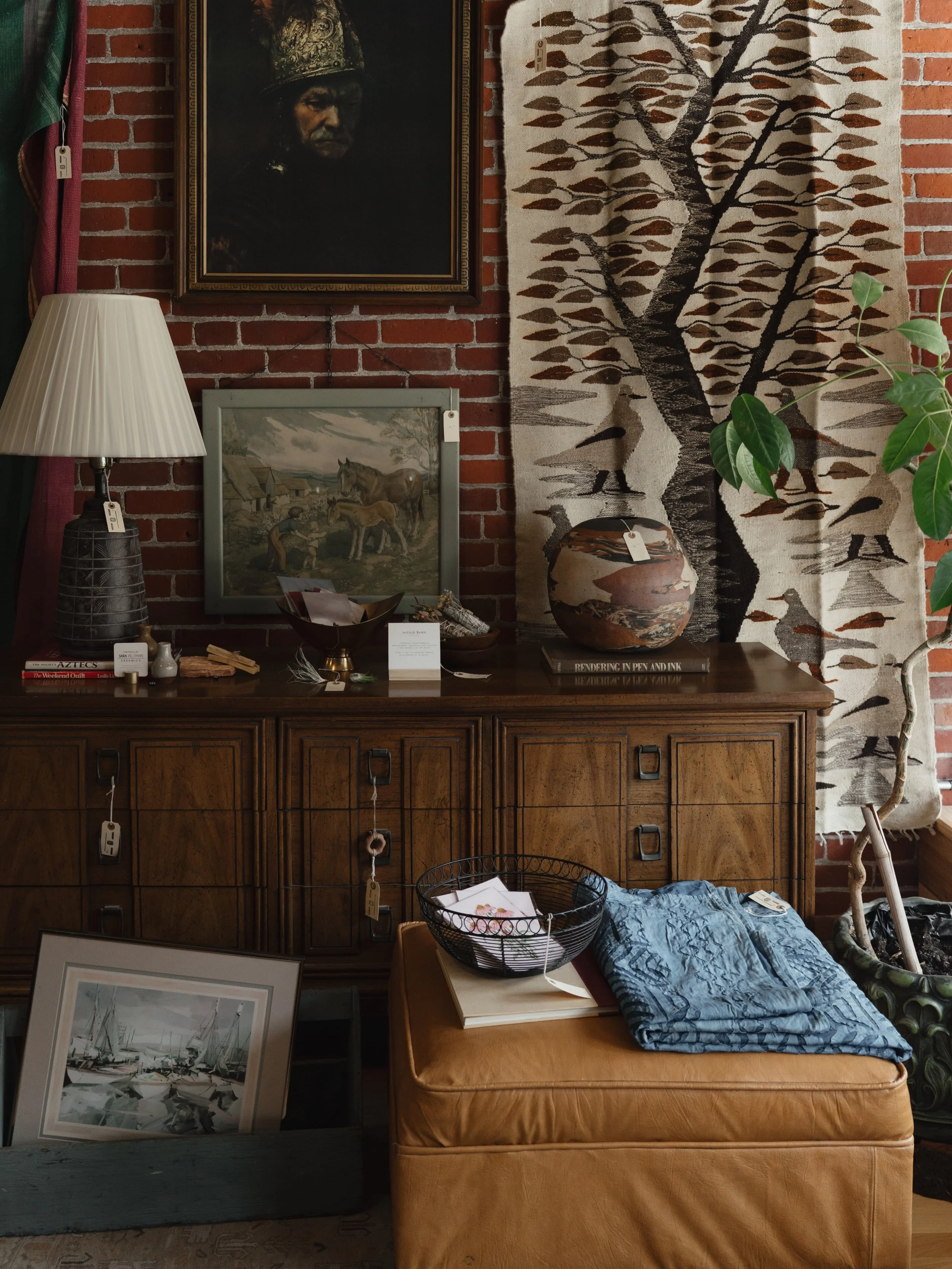 Weekend plans? Come stroll Lorain Ave. for all your needs&hellip; coffee, vintage, breakfast, lunch, plants, cocktails, books, and more vintage and more food. See you in the neighborhood. 
-&bull;-
Shop is open 11-5 on Saturday and 11-4 on Friday.