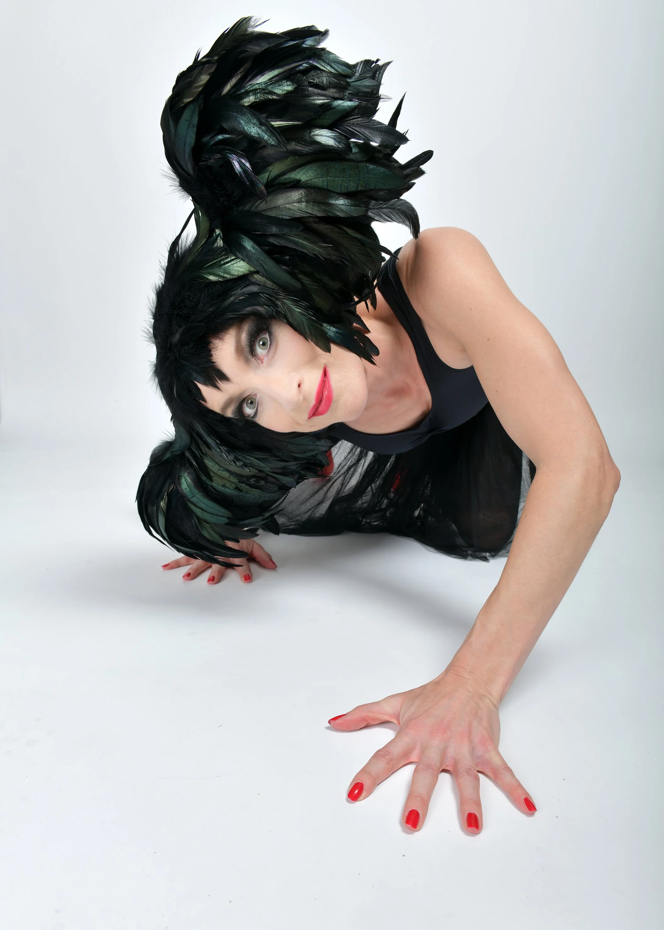 An Evening Without Kate Bush by Sarah-Louise Young and Russell Lewis. Soho Theatre Downstairs, 21 Dean Street, London W1 to 26 February 2022. 4****. William Russell.