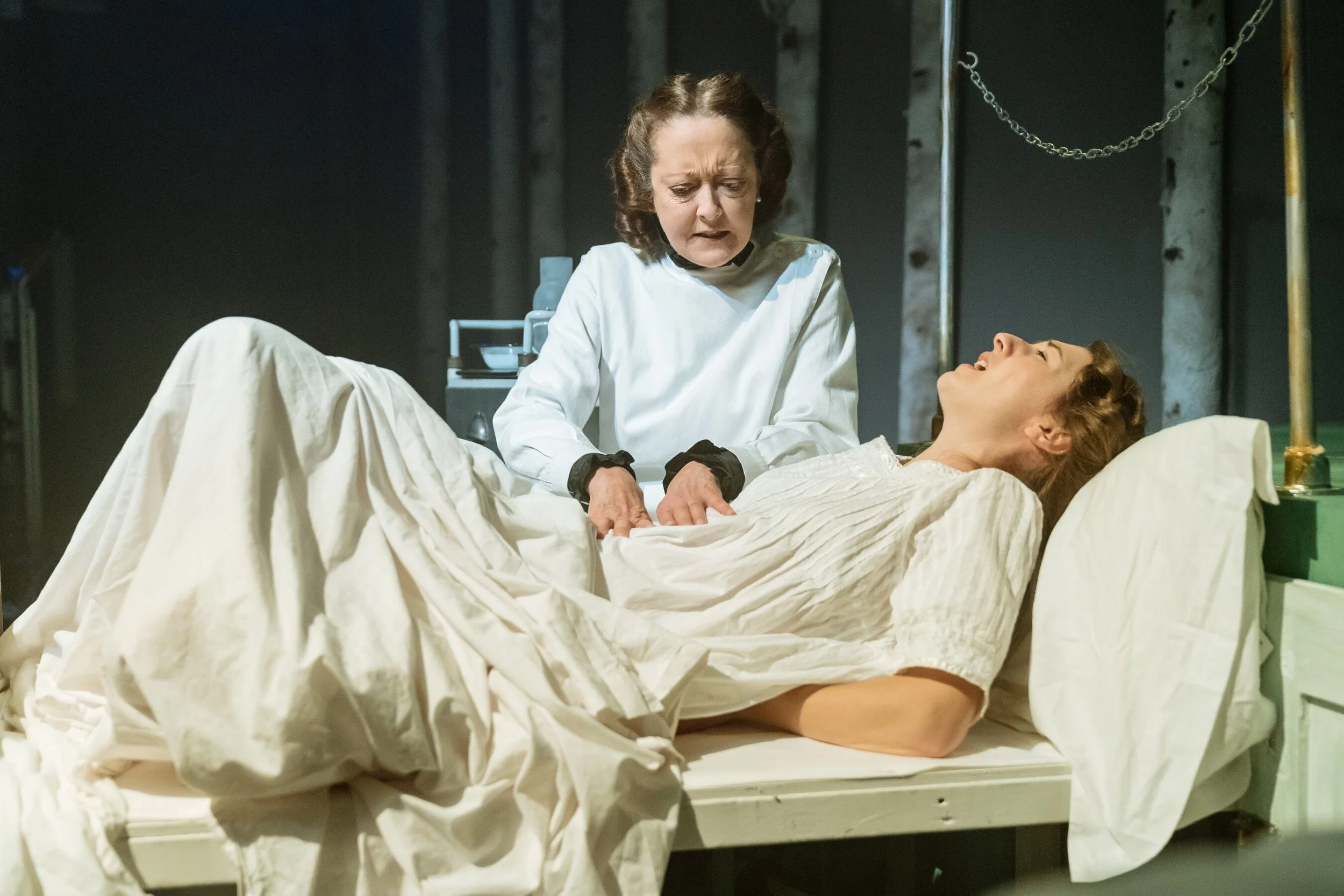 Fast by Kate Barton. Park 90, Clifton Terrace, Finsbury Park, London N4 to 9 November. 3***. William Russell.