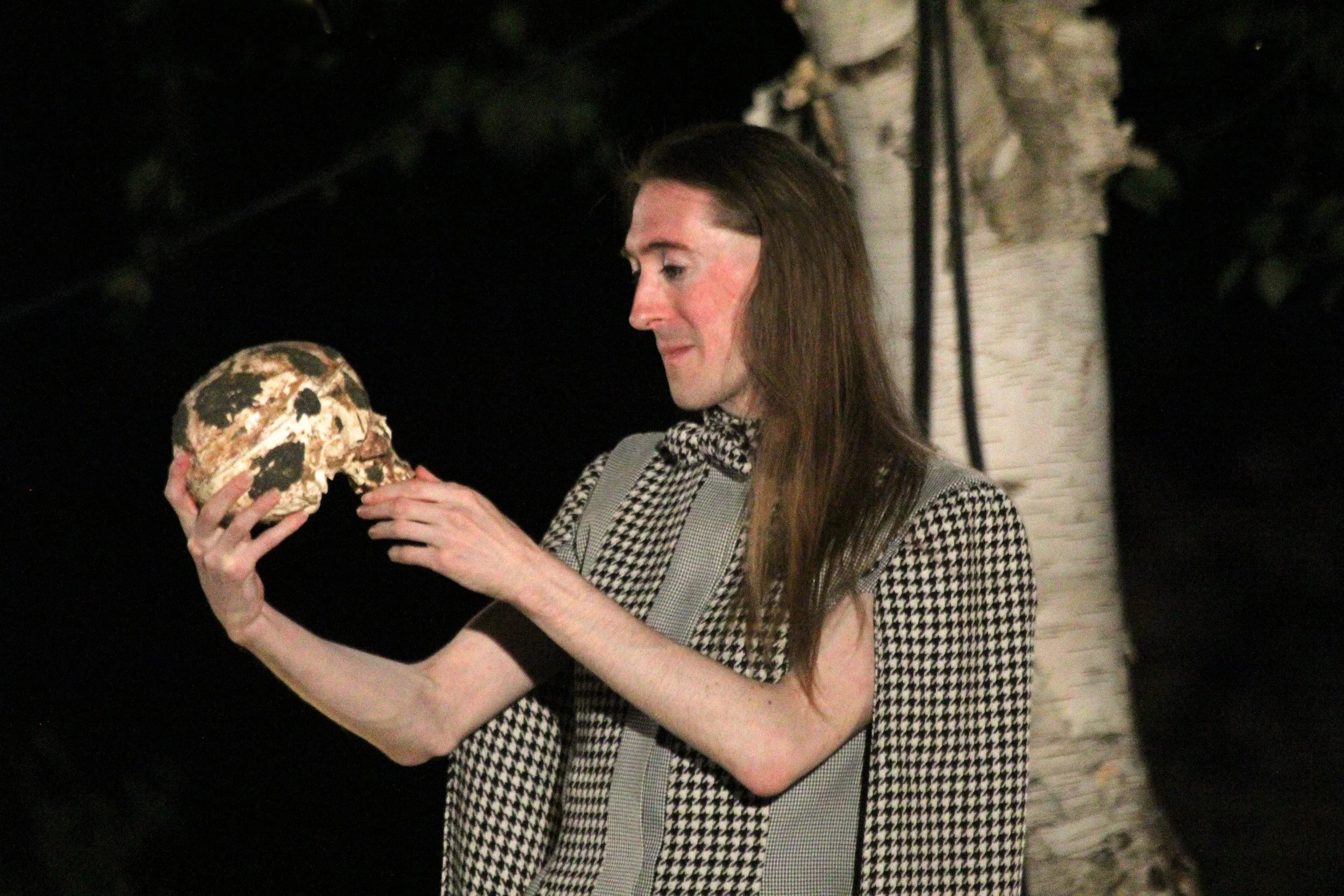 Hamlet by William Shakespeare. St Paul's Church, Covent Garden, London WC2. to 27 July. 3***. William Russell