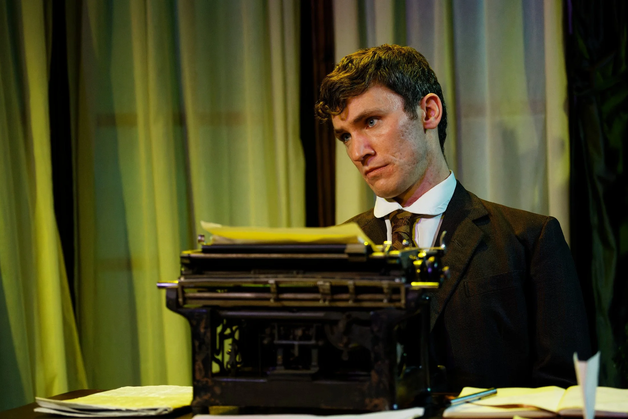 Kindred Spirits by Ross McGregor. The Brockley Jack Studio, London SE 4 to 8 January 2022. 4****. William Russell.