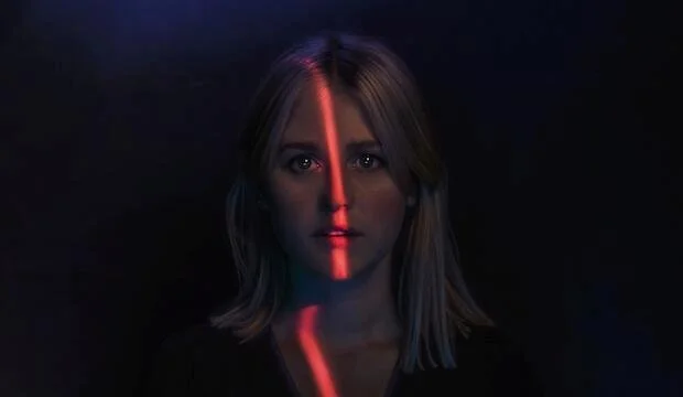 The Glow by Alistair McDowall. The Royal Court Jerwood Theatre Downstairs, Sloane Square, London SW1 to 5 March 2022.  4**** . William Russell.