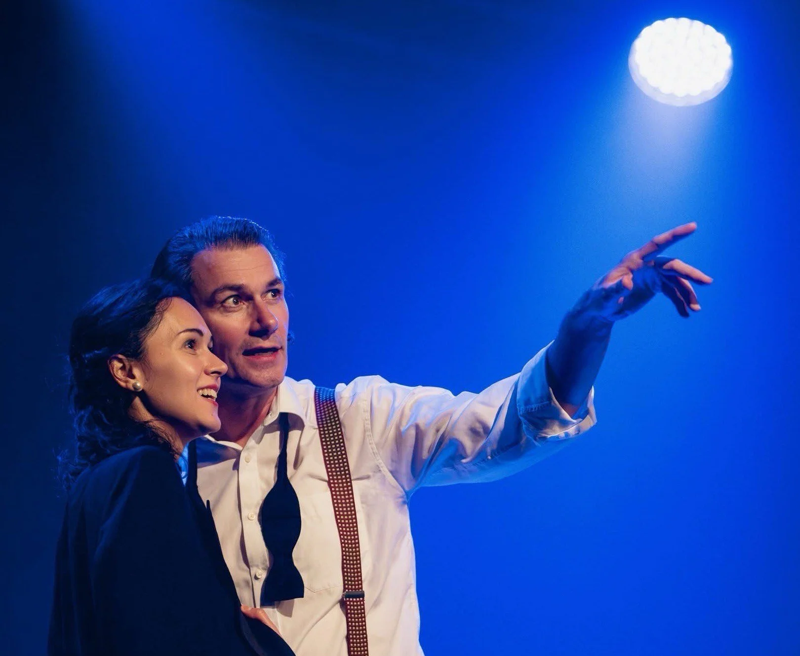 It’s A Wonderful Life Adapted by Mary Elliott Nelson, Marine Theatre – Lyme Regis | until 22 December 2025. ⭐⭐⭐⭐ Review by Cormac Richards