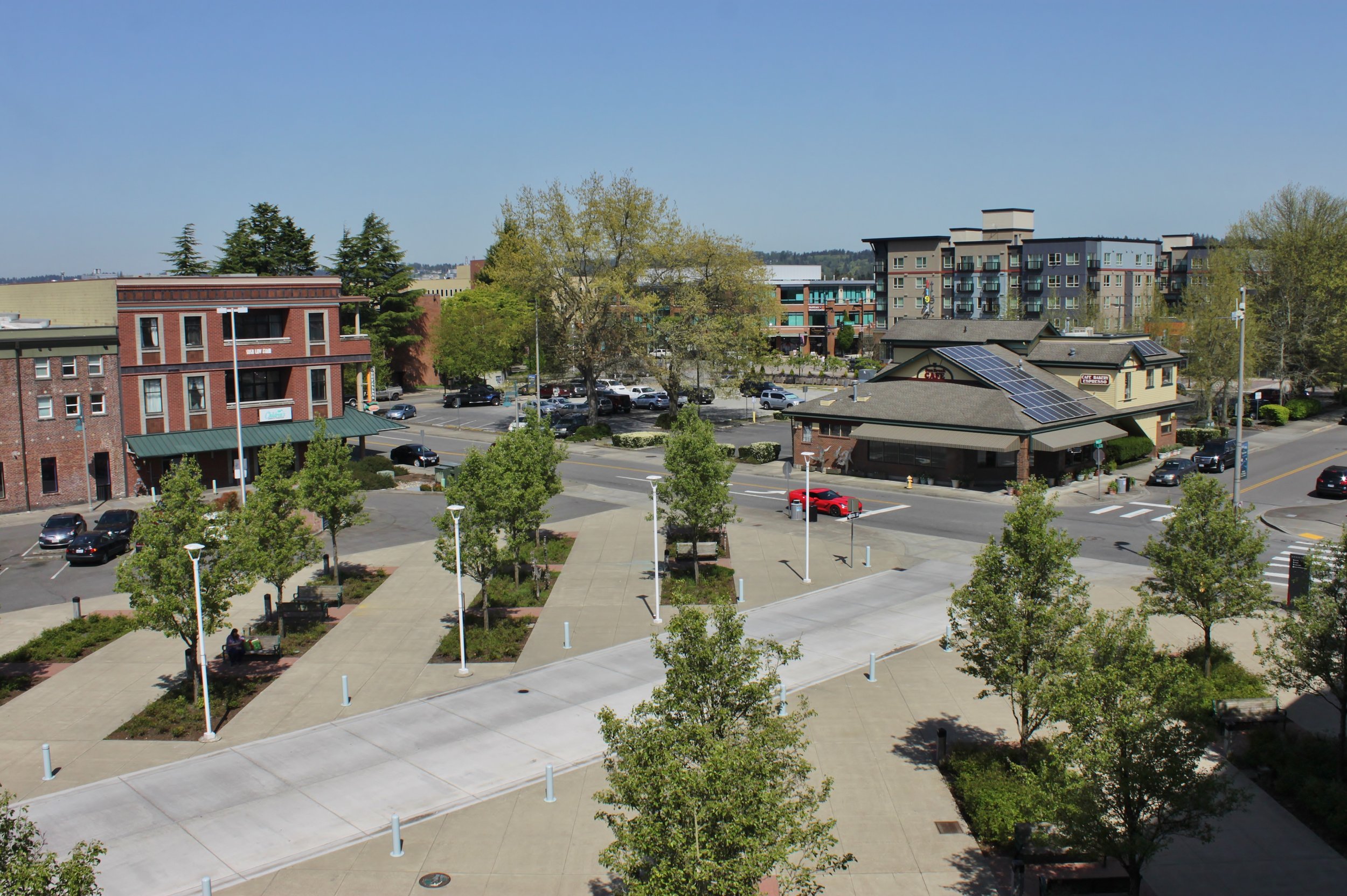 Auburn_station_plaza_from_garage.jpg