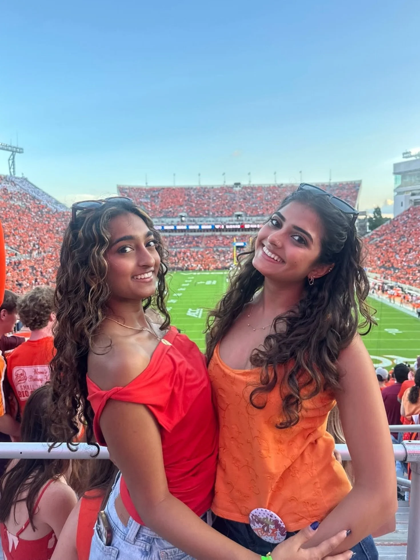 It&rsquo;s GAMEDAY🦃

We hope everyone&rsquo;s enjoying the game, whether you&rsquo;re watching in person or on your smart TV at home🔥

Check out the link in our bio for more info on Collegiate Suites, whether you want to renew or become a resident 