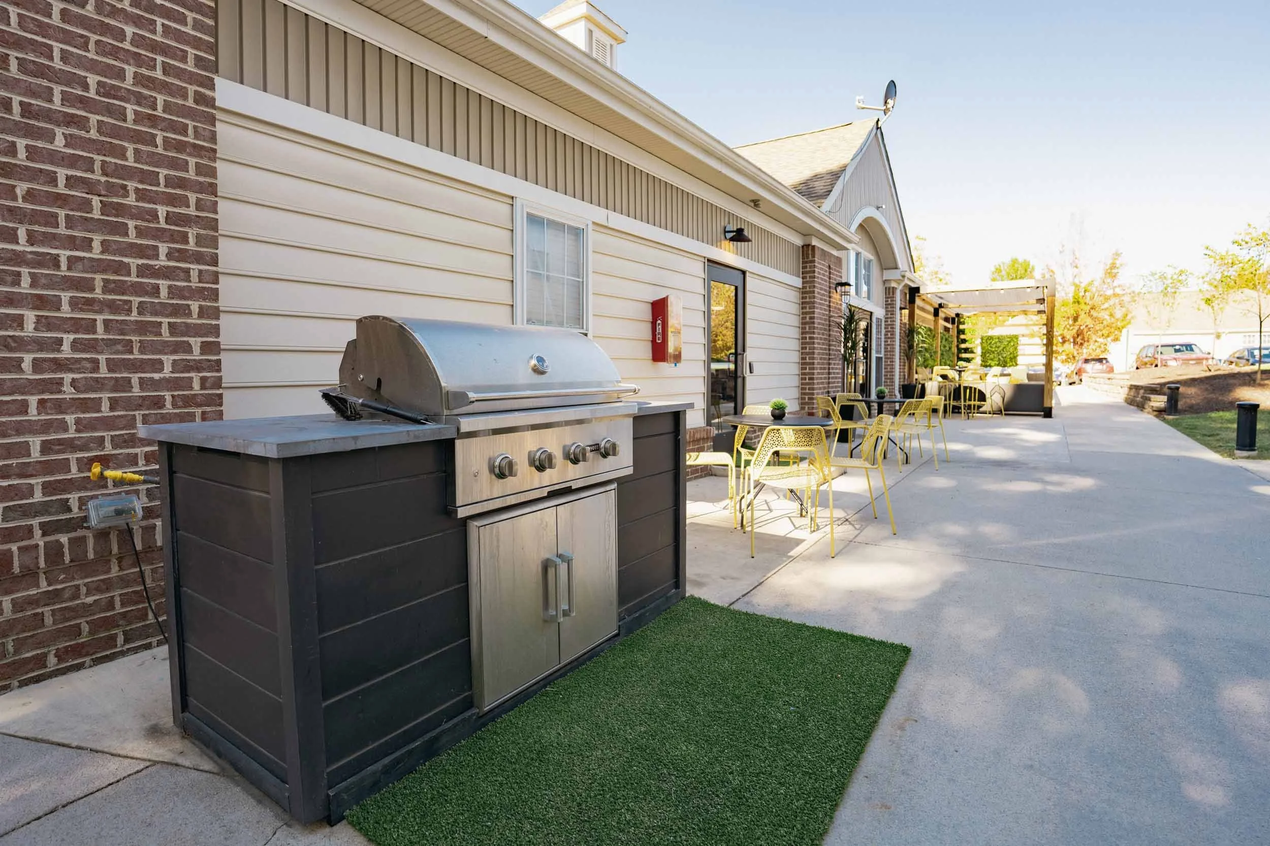 Collegiate Suites & Hunters Ridge of Blacksburg | Student Apartments near Virginia Tech | Grilling Station