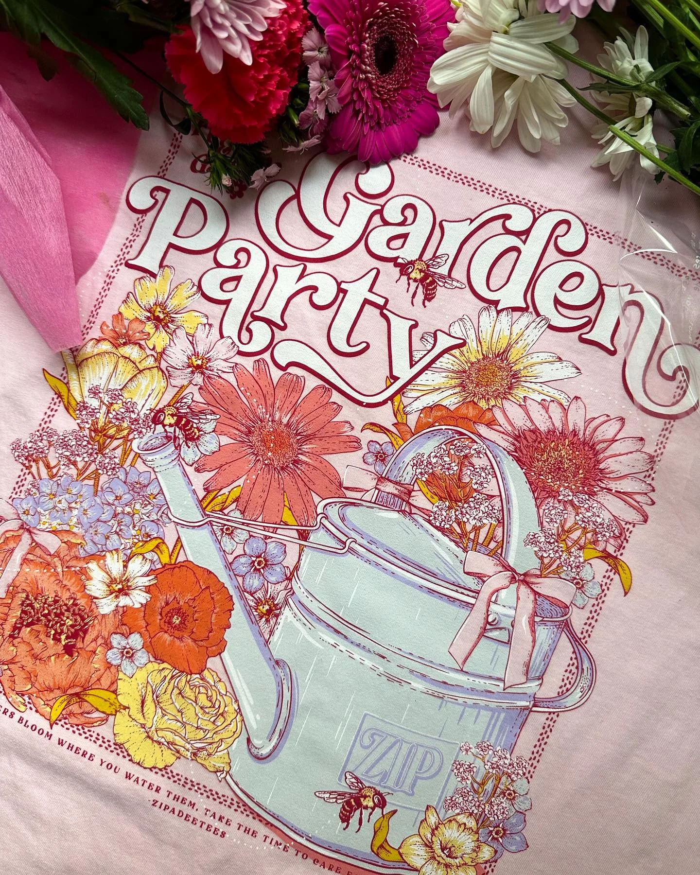 Your favorite tee, now in full bloom 💐🌼⁠
⁠
Featuring these adorable tees for @zipadeetees⁠
⁠
#screenprinting #customtees #customapparel #screenprintinglife #printmaking #merch #ink #inkmixing