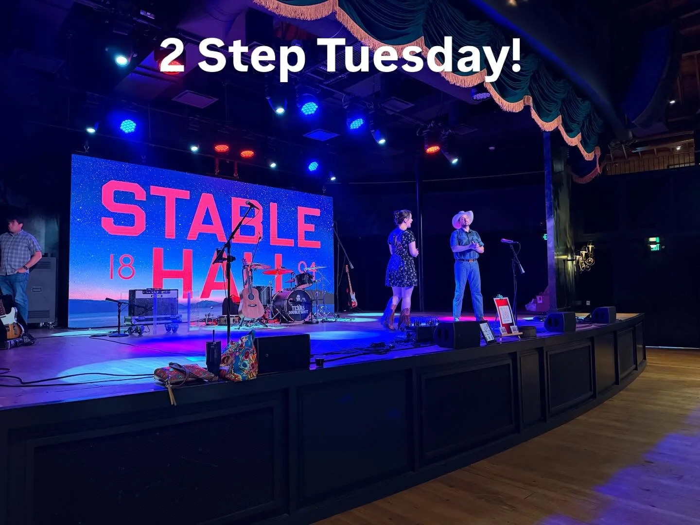 Such a fun night learning how to #2step from @shellieonbeat ! Dare I say, it was my best night since started &amp; we had a blast! @bloomer980 ! #sanantonio #texas #datenight❤️ #thepearl @historicpearl @san_antonio_bites @s.a.foodie @food4sa @susanlo