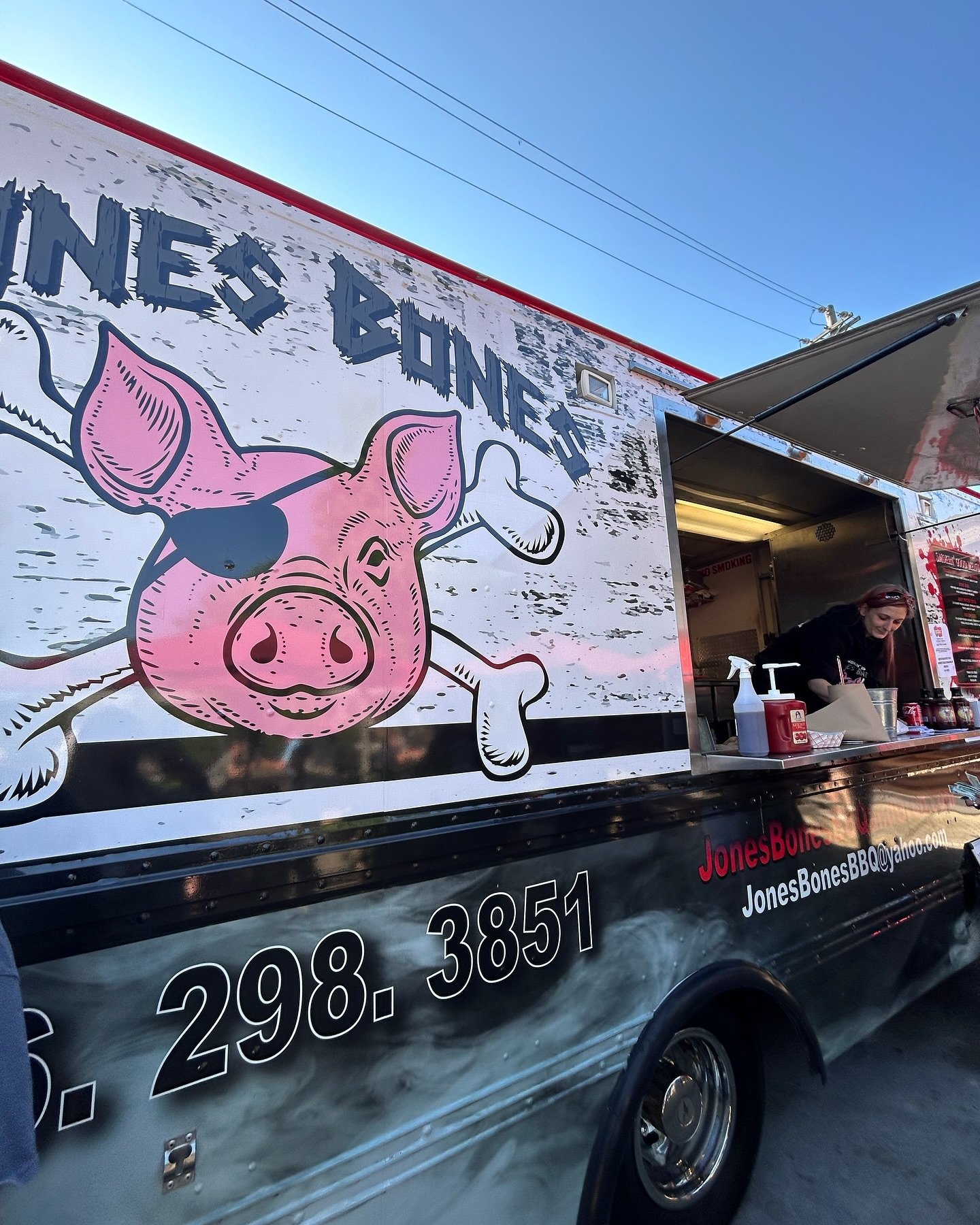 @jonesbonesbbq WITH THE UNANIMOUS VOTE FOR THE PEOPLE!!! Congratulations to all our winners tonight! Thank you to everyone that came out to support a great cause!🐷🤍