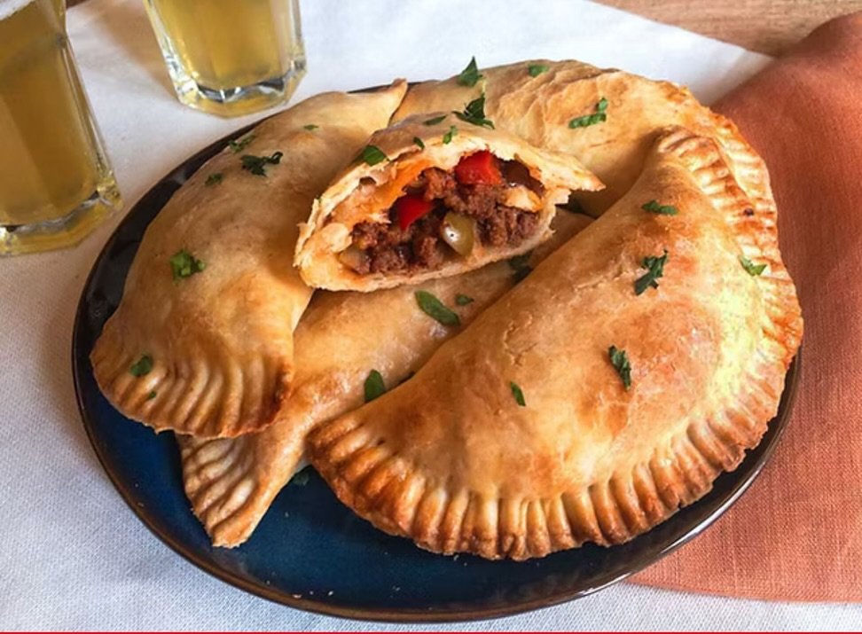 Check out @empanada_errthang and @cartersbbq216 here 4pm-10pm!!
Trivia running 7pm-9pm with DJ EAZY!!🎉