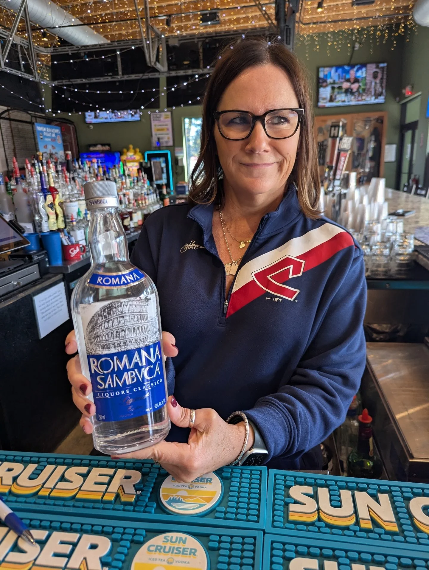 Happy birthday to our favorite day time gal🤍
We love you tons and hope you treat yourself to a few cocktails today!✨
Come see Laura Monday morning at 11am for Happy Hour🎉