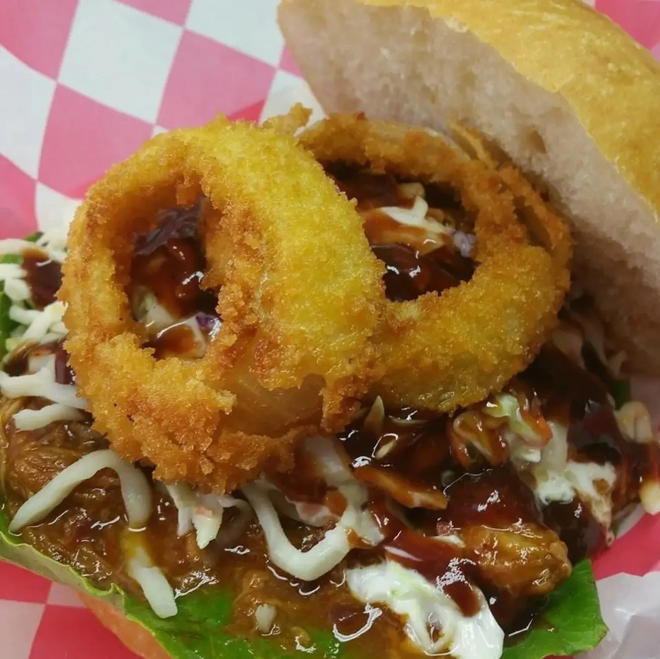 Need dinner plans? Stop by and check out @southern_thangs_grub_truck here until 10pm!
Trivia night 7pm-9pm🎉