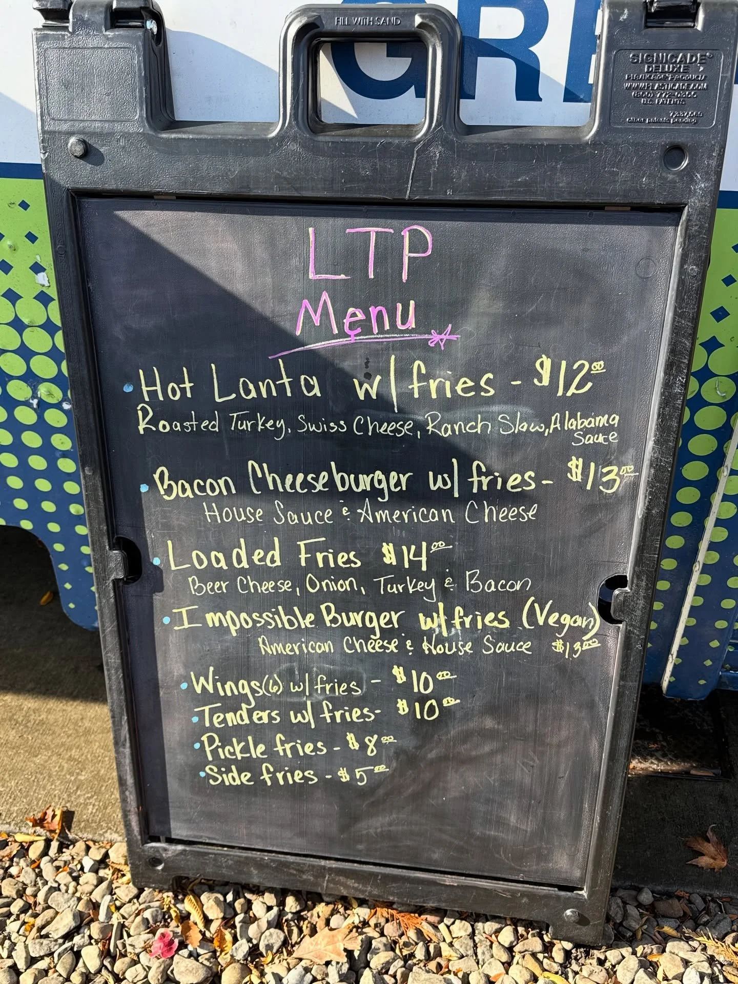 Grab some lunch with @metro45cafe here until 3pm!