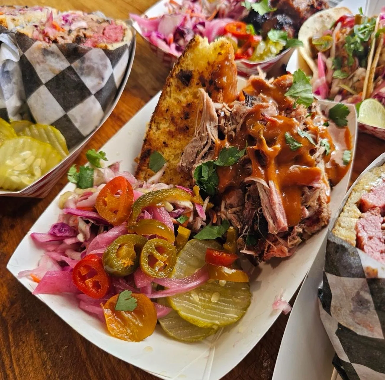 Stop in for @smokethiscle and @parilyacle here until 10pm!