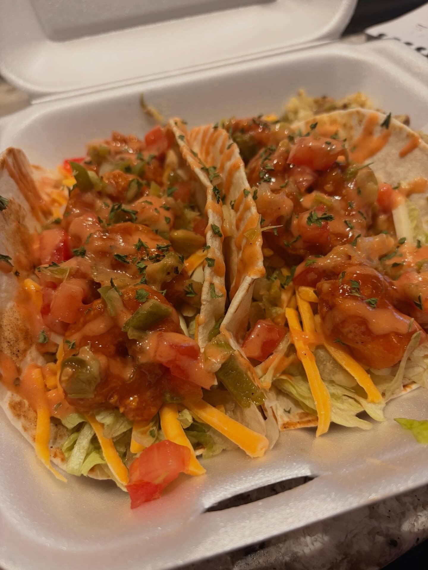 Need dinner plans? Stop in for @dawgbowlfoodtruck here until 9pm!