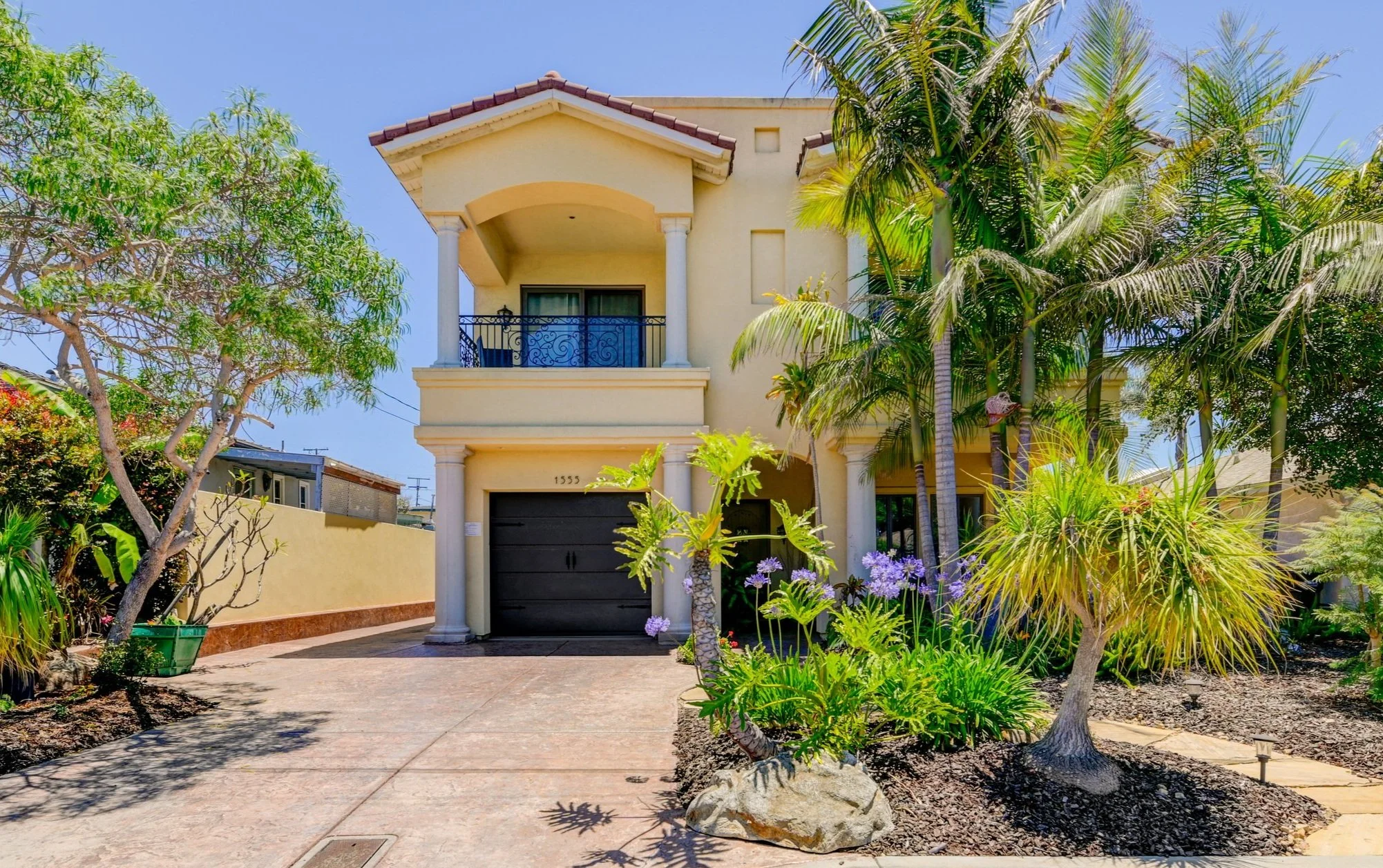 1555 Monitor Road | Bay Park