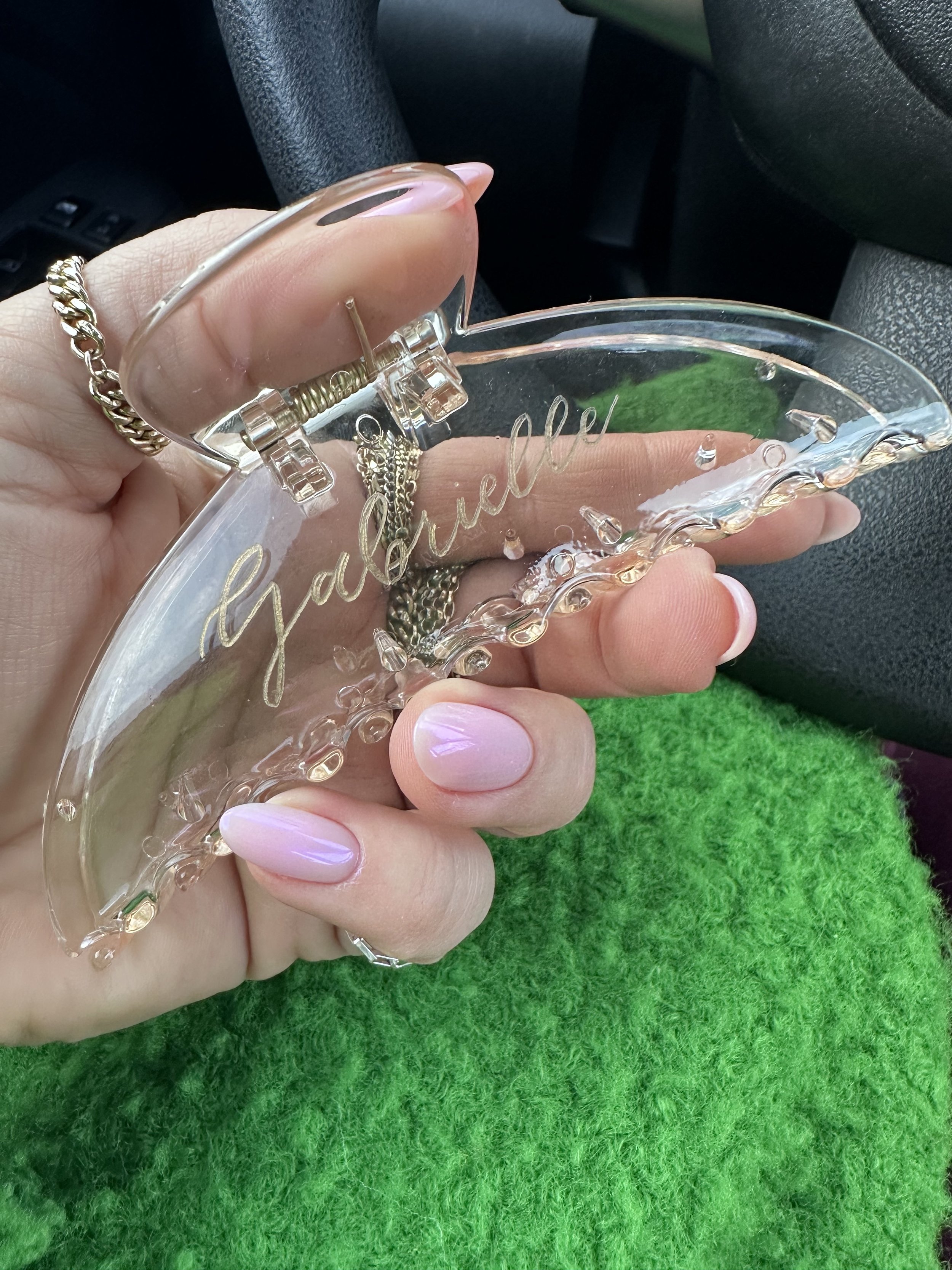 gaby clip.jpg