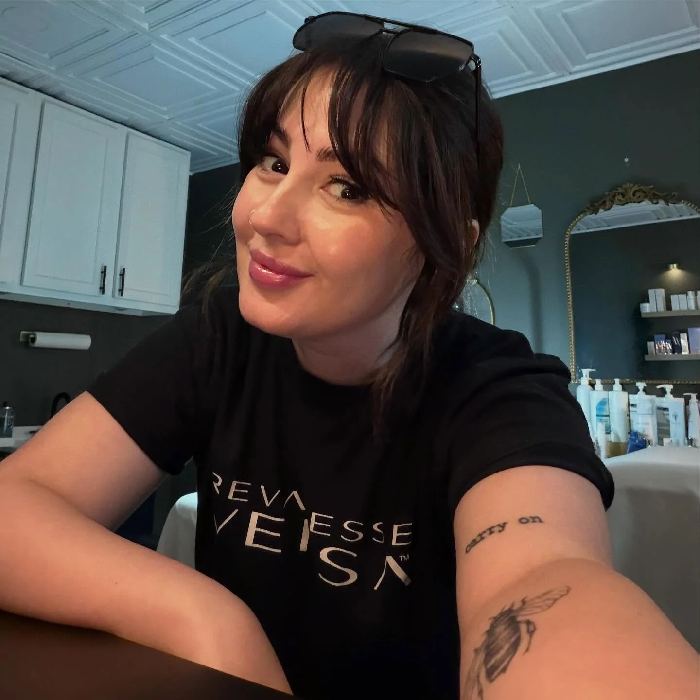 happy national esthetician day (yesterday)

grateful to have the best job and even better clients 🖤

#esthetician #louisvilleky #louisvilleesthetician #kentuckyesthetician #louisvilleskincare #acnespecialist