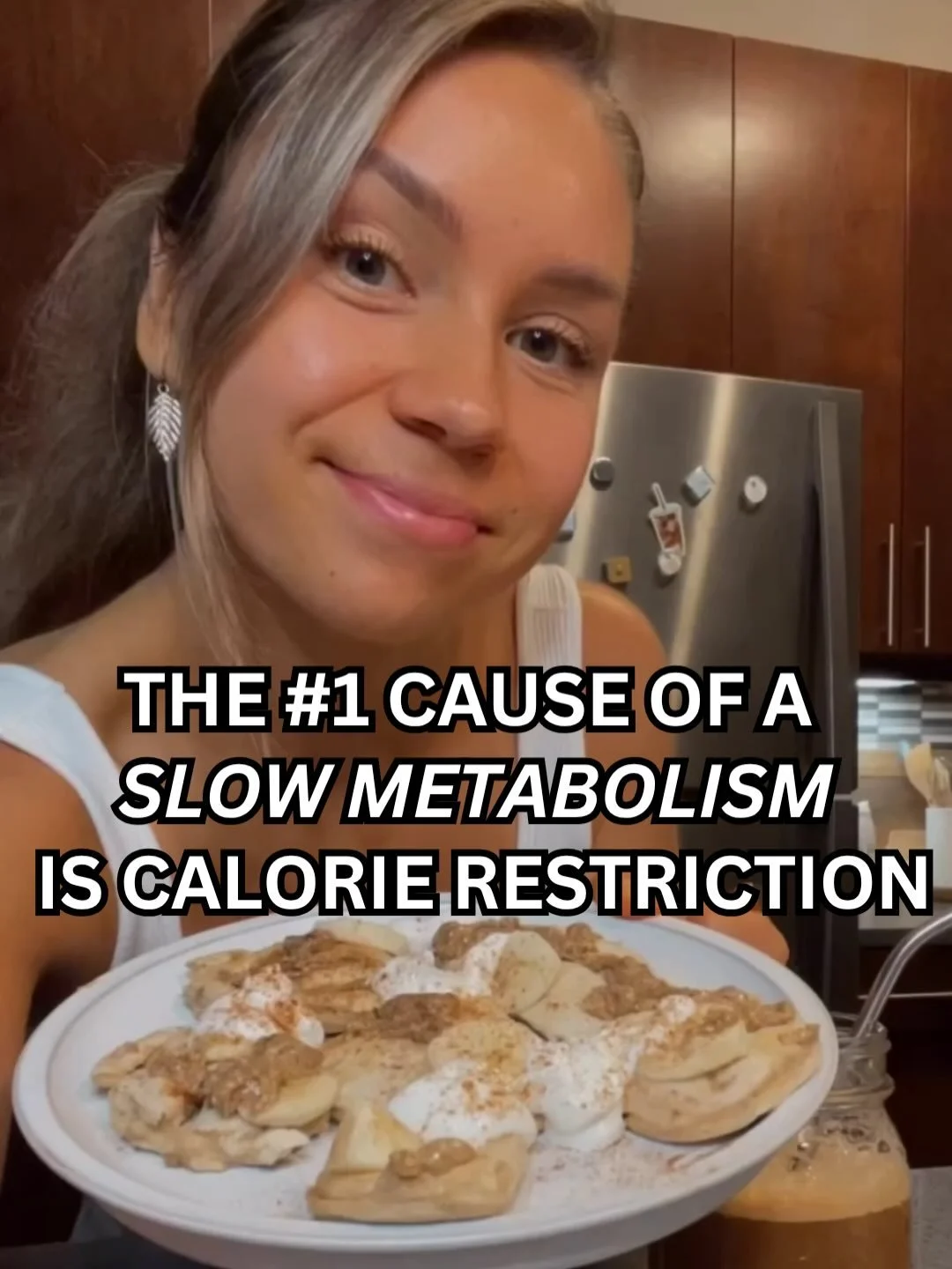Your body does not want to live in a constant deficit of energy.

And because prolonged calorie restriction is a huge stress on the body, it will begin to slowly adapt to the reduction of intake over time📉 And it may not happen right away, but over 