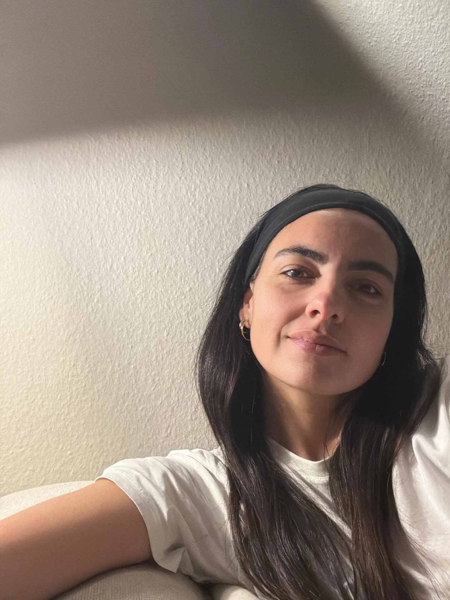 Wo Licht ist, ist auch Schatten. 

Und beides geh&ouml;rt zu dir. Wachstum entsteht nicht, wenn du nur das eine siehst, sondern wenn du lernst, beides anzunehmen.