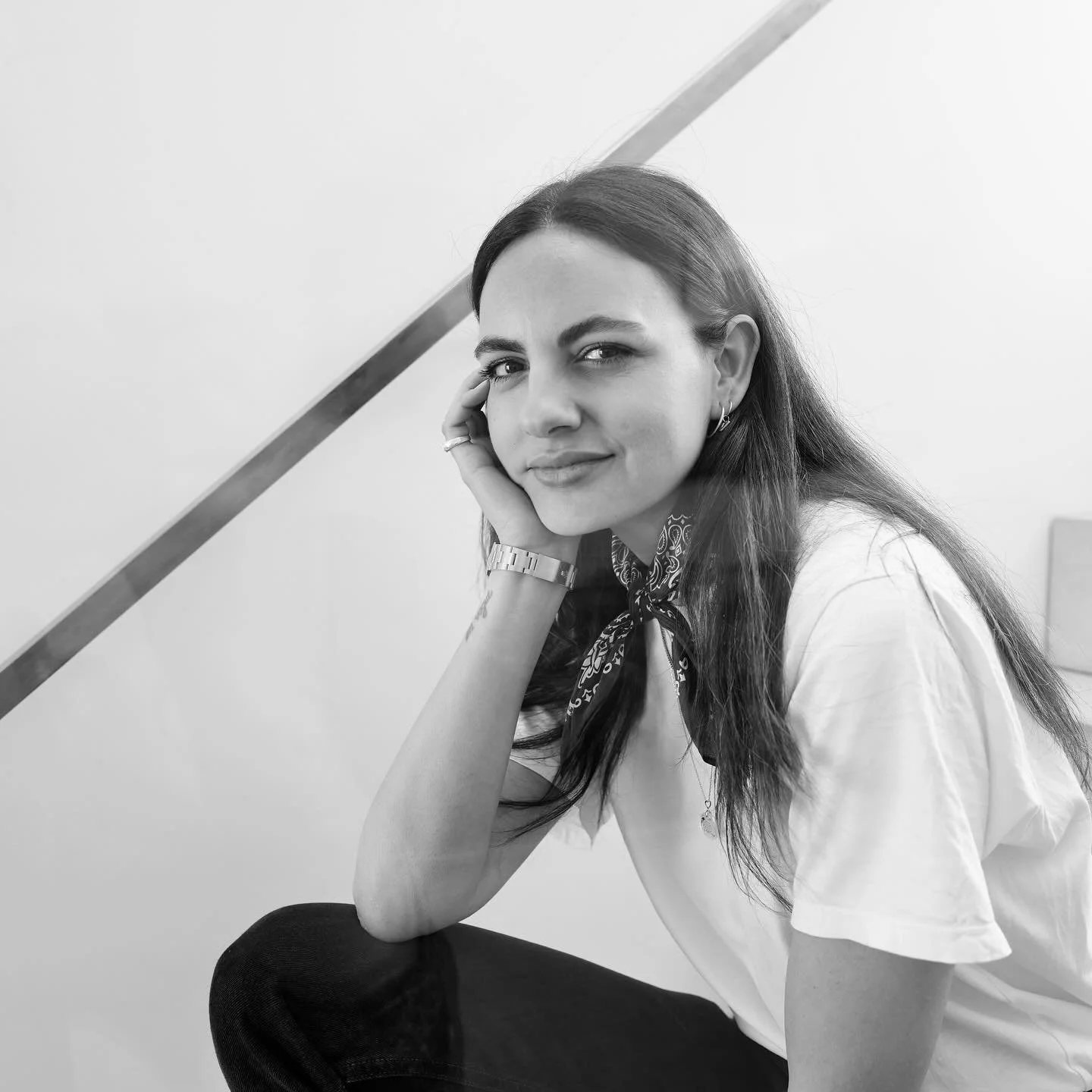 Innere Arbeit ist echte Arbeit

Viele meiner Klient:innen f&uuml;hlen sich schlecht, wenn sie gerade eine Pause machen und &bdquo;nicht arbeiten&ldquo;.

Was sie aber in Wirklichkeit tun? Coaching. Selbstreflexion. Pers&ouml;nliches Wachstum.

Und ge