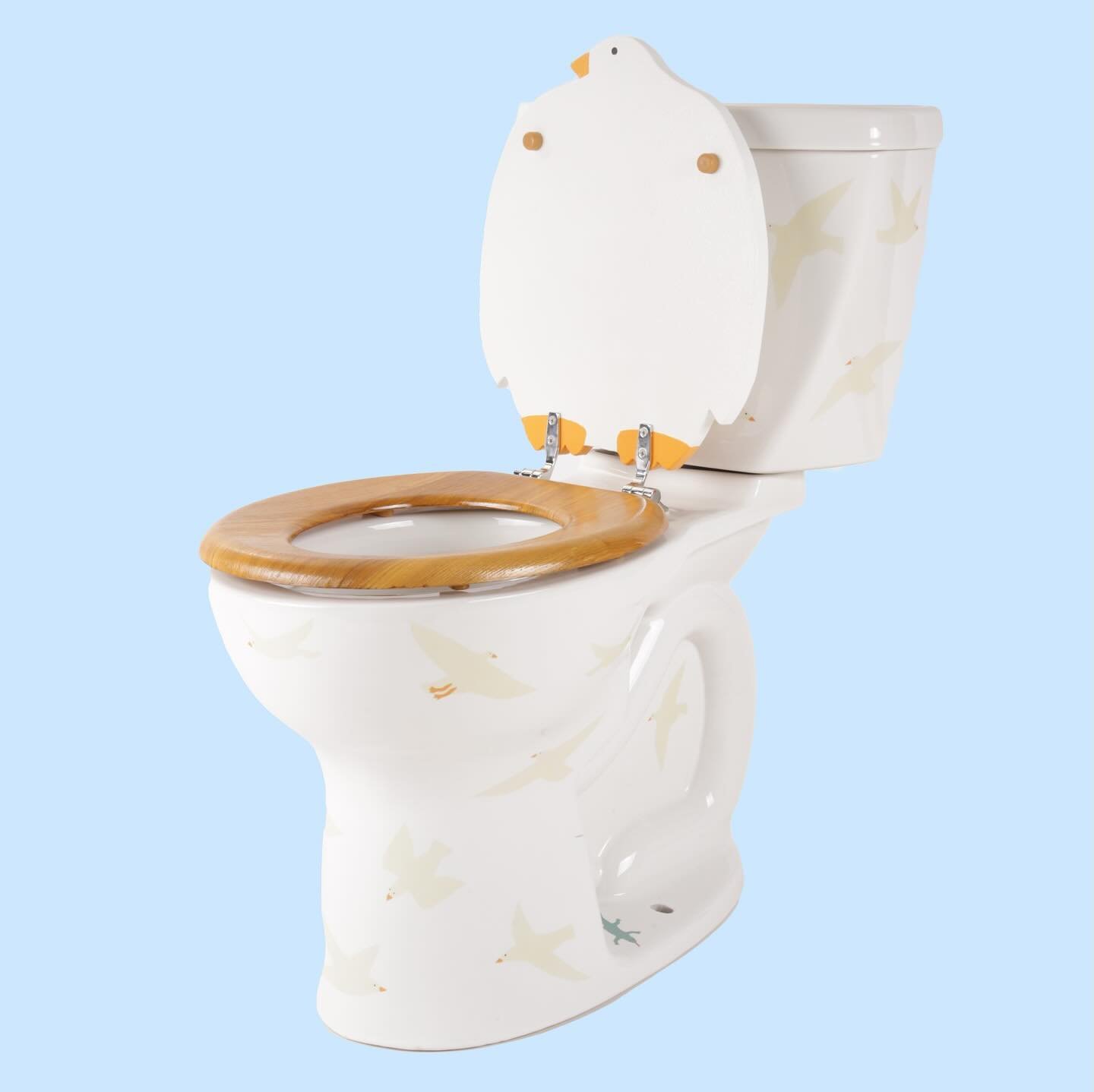 Bird Toilet for my 2 person show, Funiture, with @davesclubhouse at @souvenirofthesunday 🪿! Open Thursday-Sunday 10am-5pm 🦎 We will also be there on Saturday pressing custom LS tees and Sunday for a Ghost Vase floral arranging workshop. See my 2 pr
